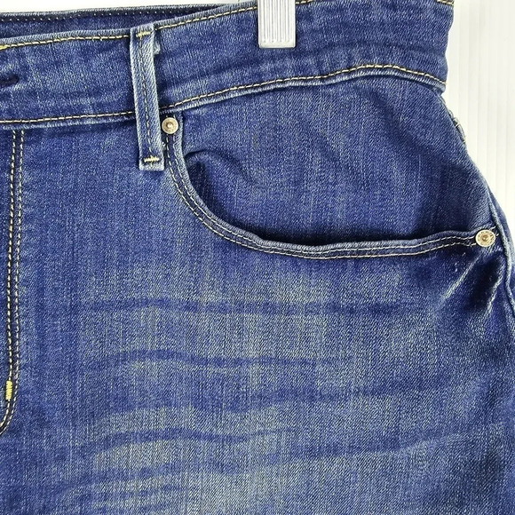 Levi's Signature high rise denim mini skirt - Picture 3 of 12